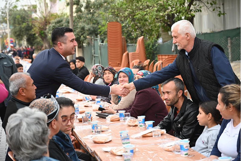 Kadirli Belediyesi toplu iftar programı düzenledi