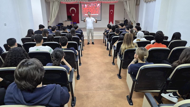 Adana’da liselerde suça karşı farkındalık konferansları düzenlendi