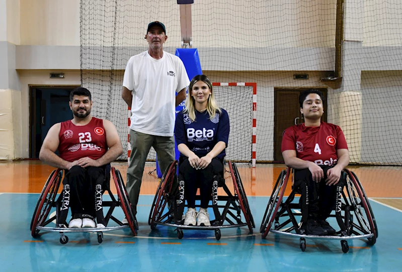 Trafik kazasıyla engelli kalan Azra, basketbolla hayata tutundu