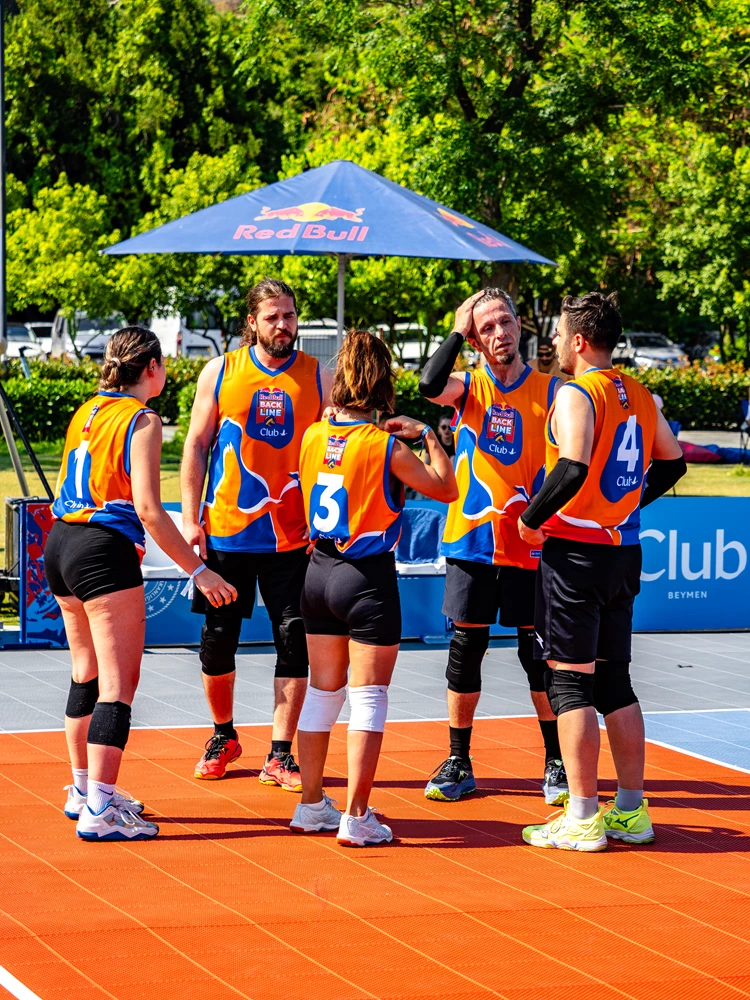 Beymen Club sokak voleybolunu moda ile buluşturuyor